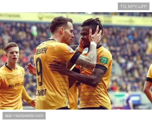 法兰克福2-1逆转沃尔夫斯堡，结束三轮不胜